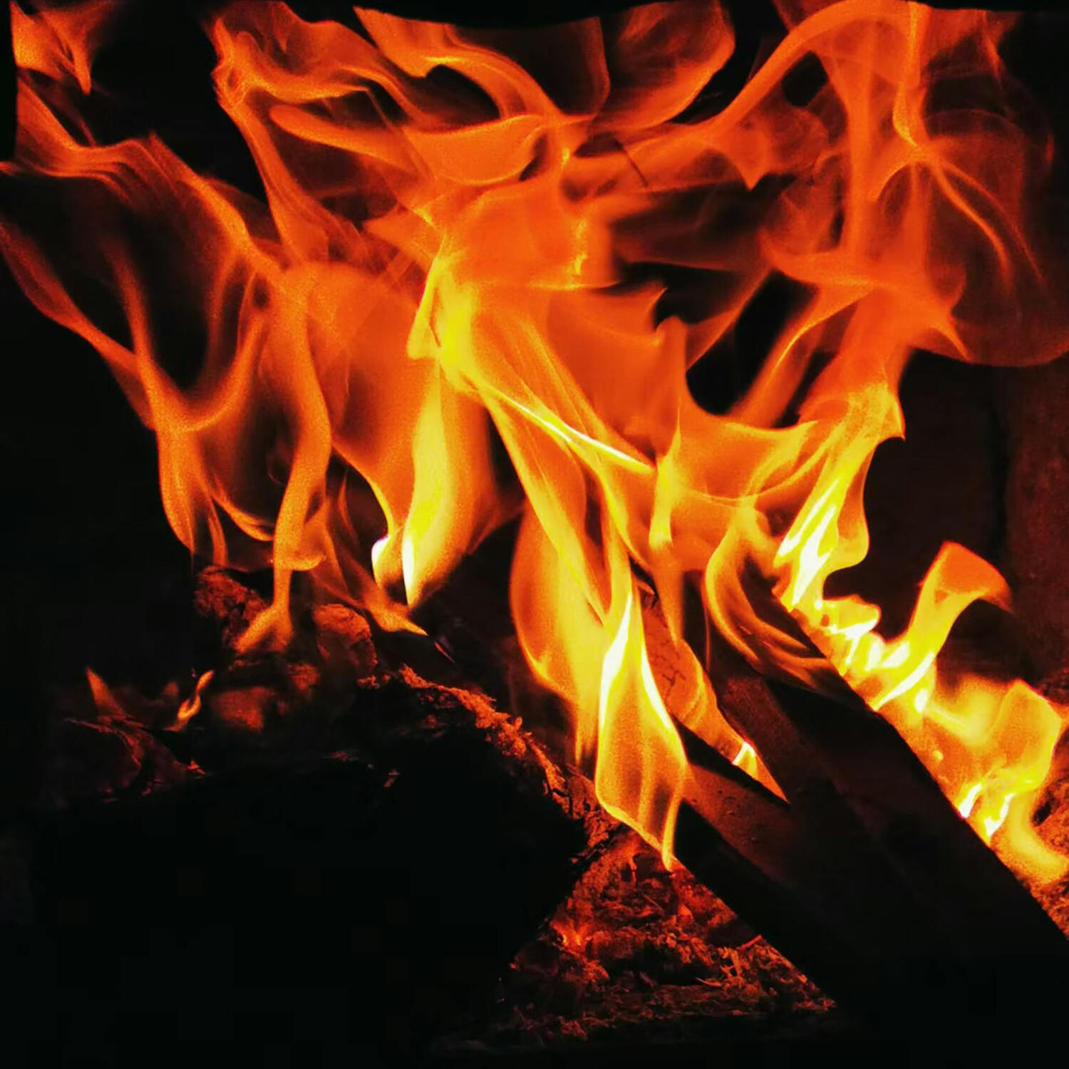 Penn Naturbrennstoffe Hofkirchen Florian Penn Naturbrennstoffe Hofkirchen - Holzkiste - Pellets - Pini Kay