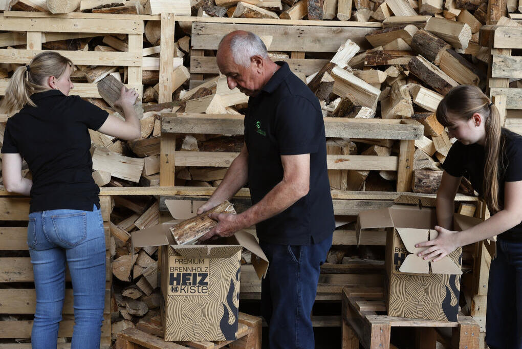 Penn Naturbrennstoffe Hofkirchen Penn Naturbrennstoffe Hofkirchen - Holzkiste, Kaminholz in der tragbaren Box